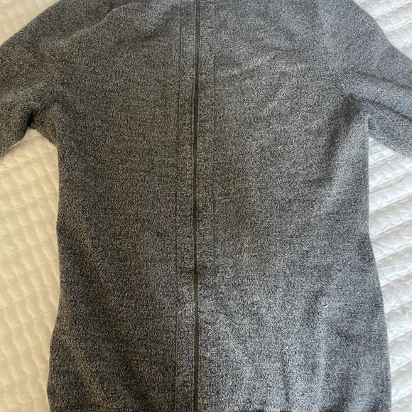 Banana Republic Merino Wool Sweater - Picture 3 of 3